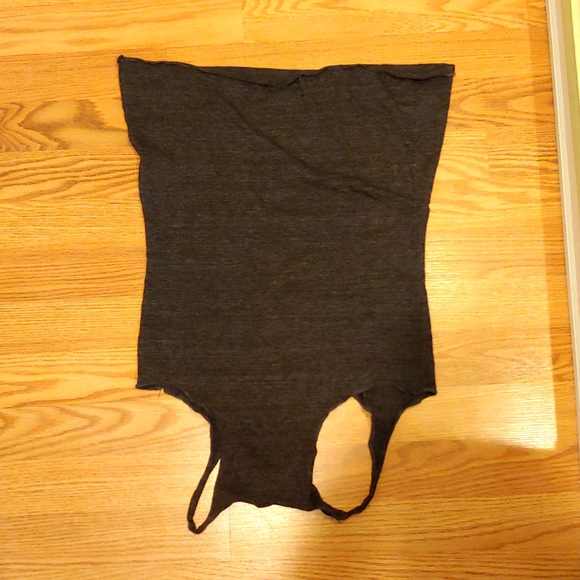 Bella mermaid screenprint racerback tank, size S, black & gold - Picture 2 of 4